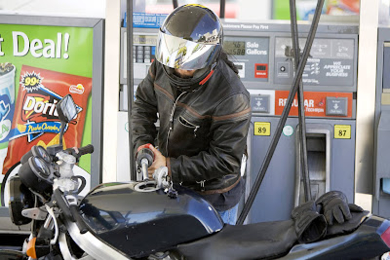 Como Gastar Menos Gasolina na Moto